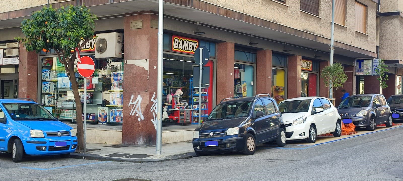 Al momento stai visualizzando VENDESI LOCALI C/1 MQ 520 IN CENTRO A MESSINA