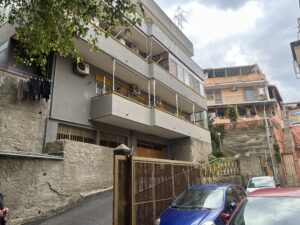 Appartamento con Terrazzo In Vendita A Messina, Via del Santo